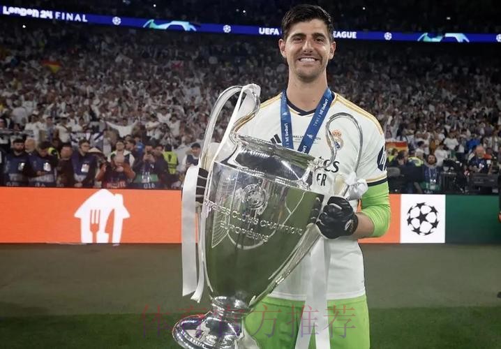 库尔图瓦当选IFFHS年度世界最佳门将 大马丁第二